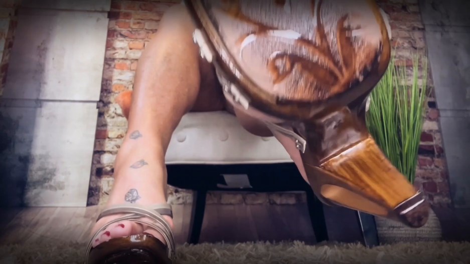 MistressRavenFD - 30 SHOES IN 30 DAYS - DAY 13